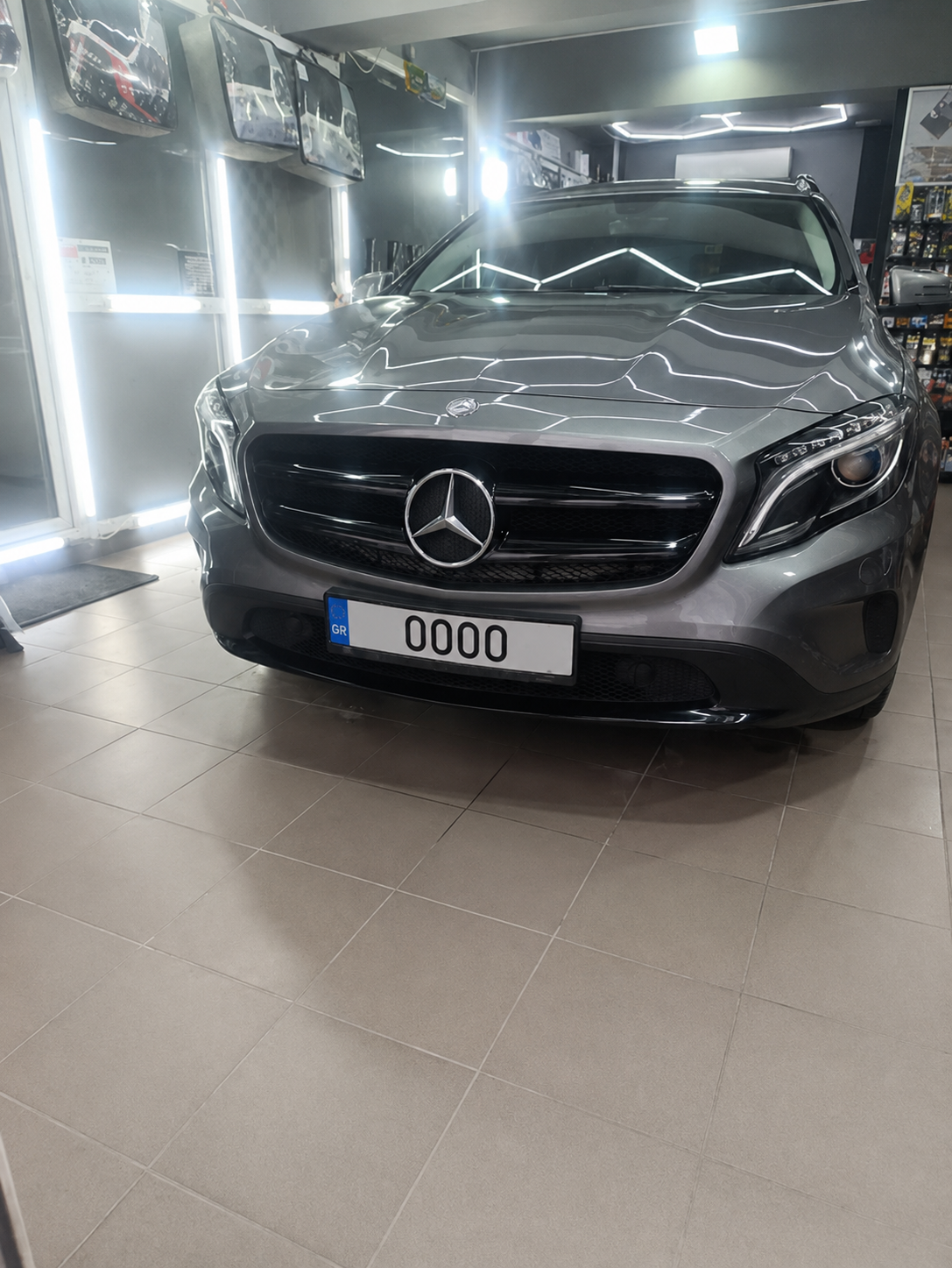 Mercedes Premium Showcase